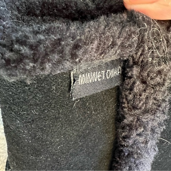 MINNETONKA SHERPA SUEDE OLYMPIA SHORT BOOT BLACK SIZE 10 - Picture 9 of 12